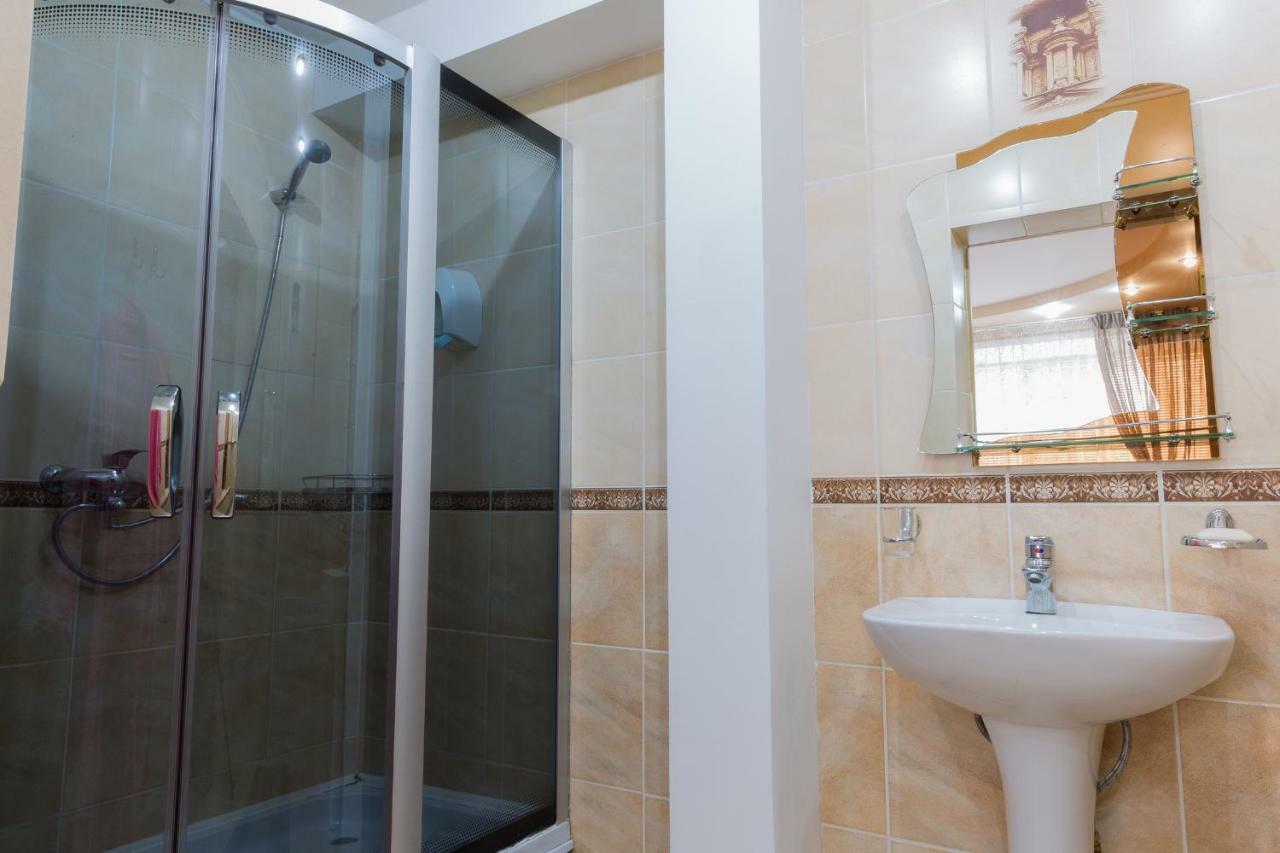 Tourist Hotel Ustʼ-Kamenogorsk エクステリア 写真
