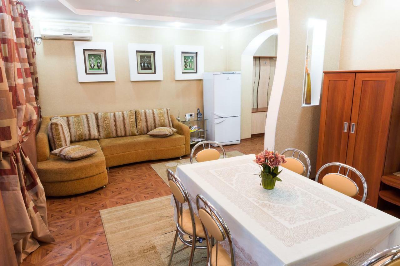 Tourist Hotel Ustʼ-Kamenogorsk エクステリア 写真